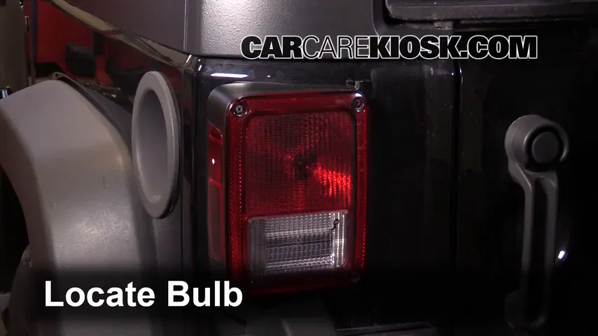 2014 Jeep Wrangler Sport 3.6L V6 Éclairage Feux de marche arrière (remplacer une ampoule)